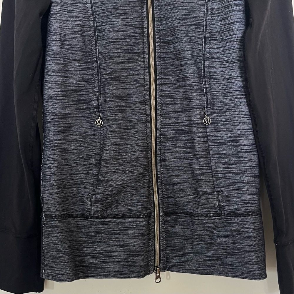 Lululemon Daily Yoga Jacket Slub Denim Polar Haze Black Blue Full Zip Size 4 - Picture 5 of 10